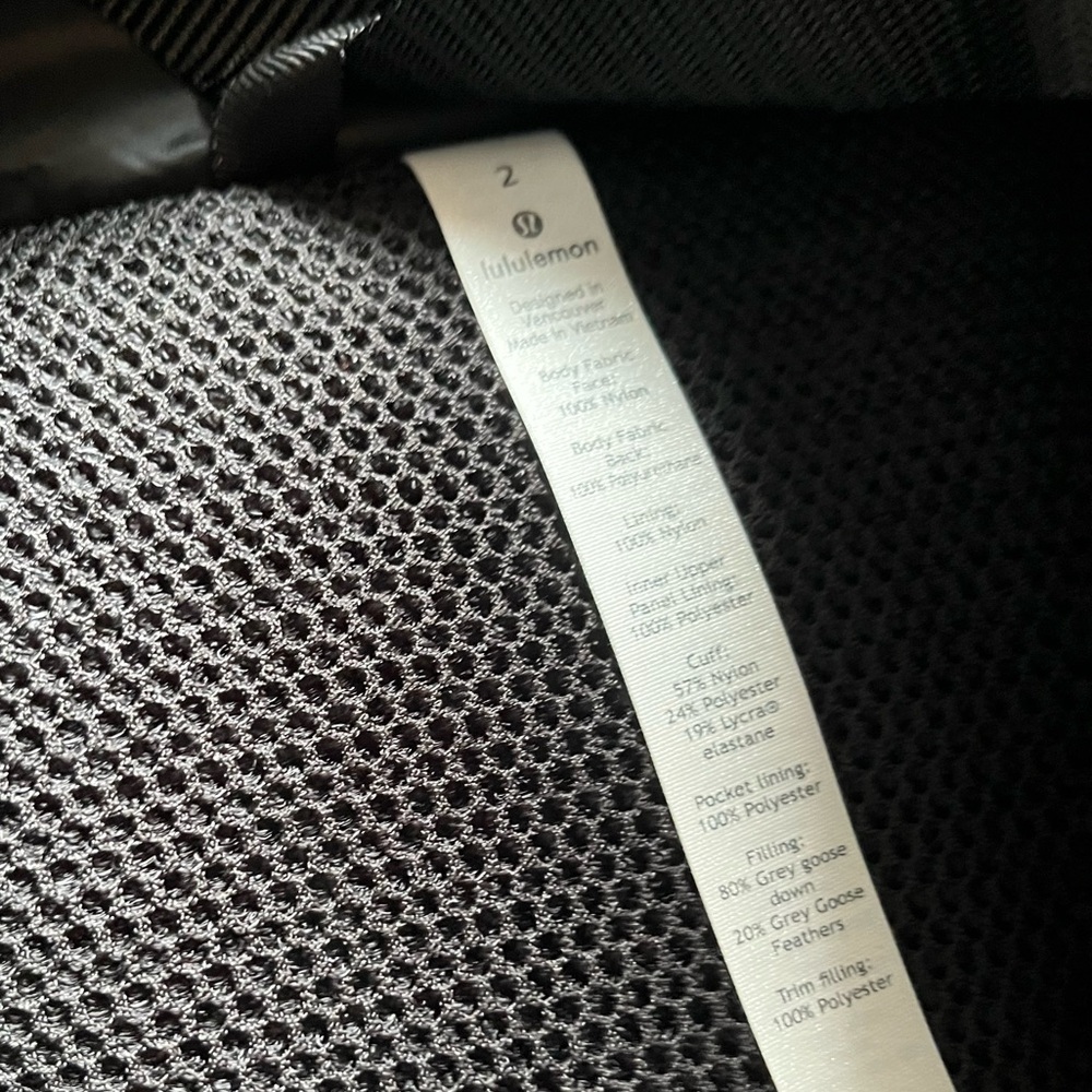 NWT! lululemon Snow Warrior Parka - Size 2 - Picture 2 of 15